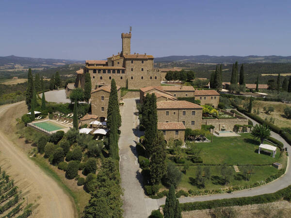 Castello Banfi Il Borgo