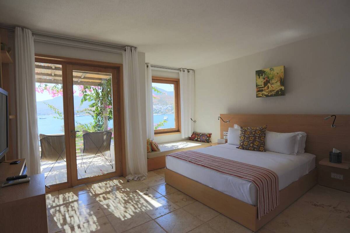 Upper Deck Sea View Room