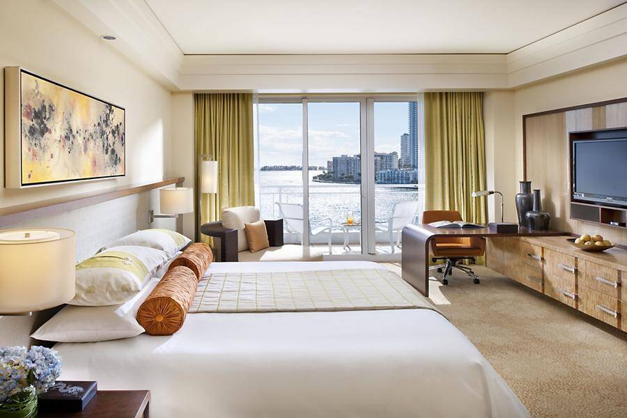 Deluxe Bay View Room - King Bed