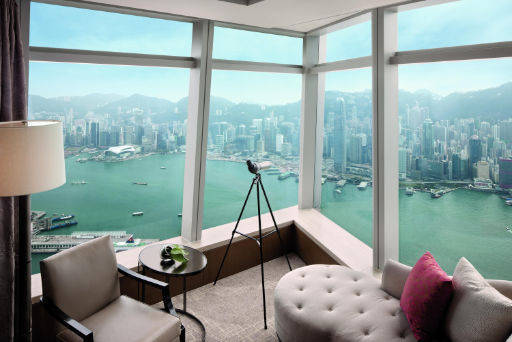 Deluxe Victoria Harbour Suite, Club Level