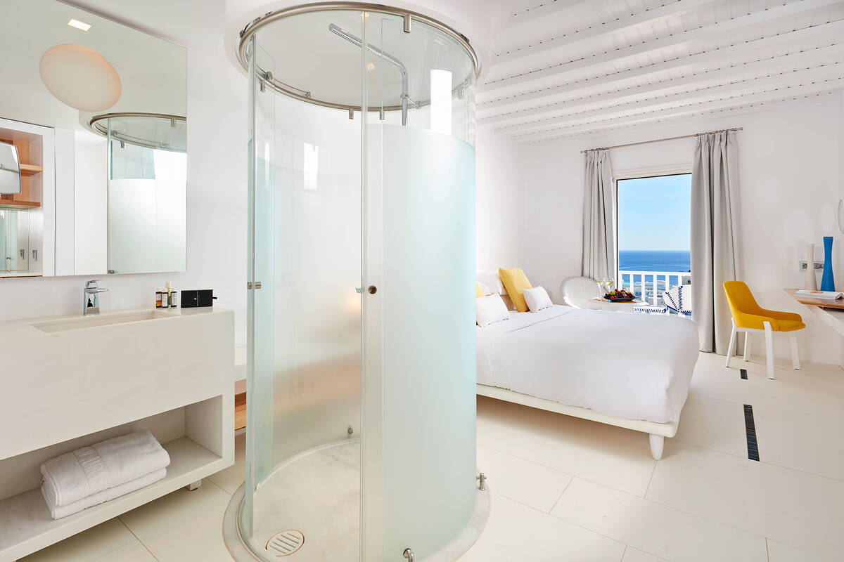 True Blue with Outdoor Jacuzzi & Sea View 