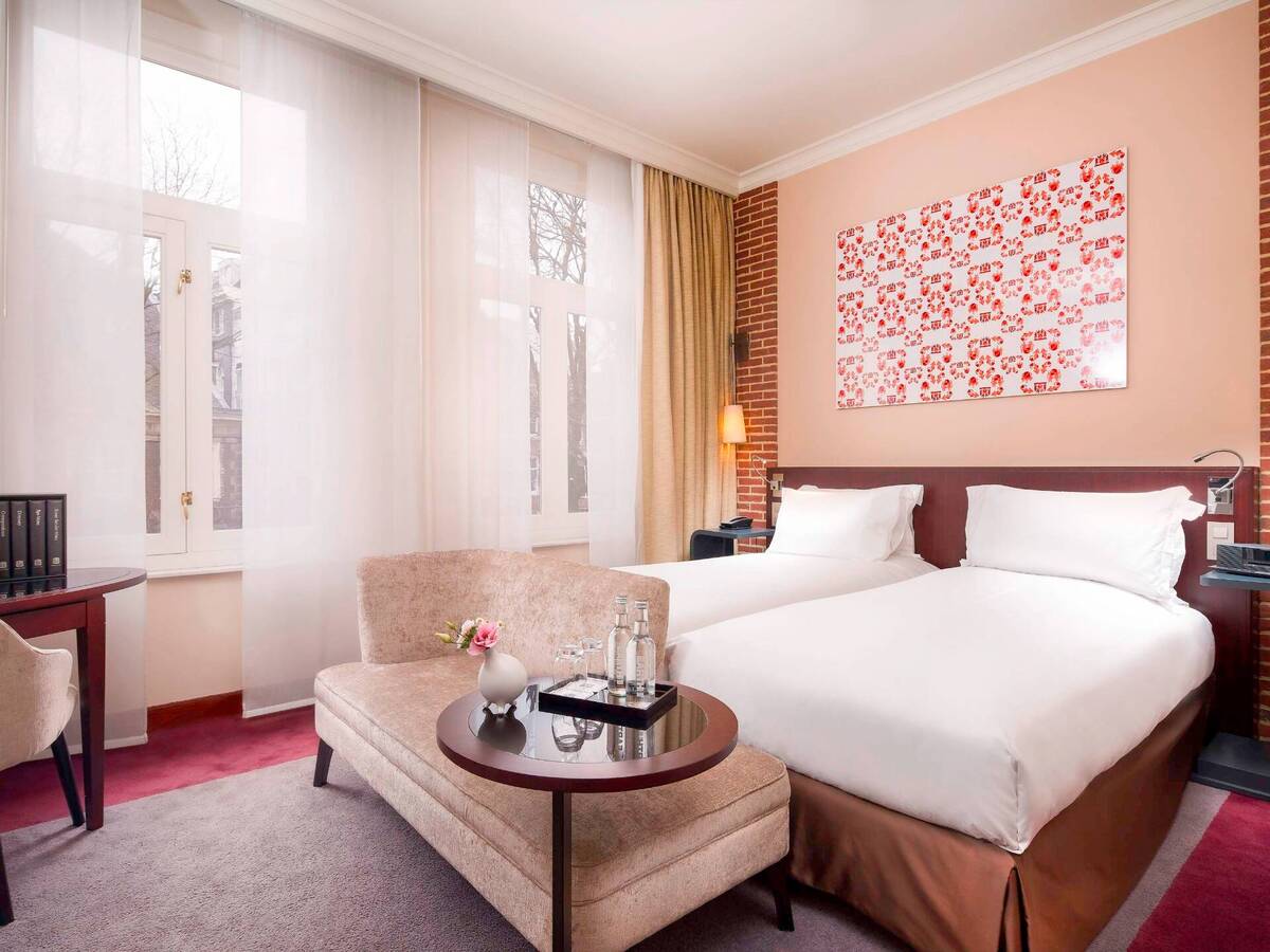 Superior Queen Room Canal View