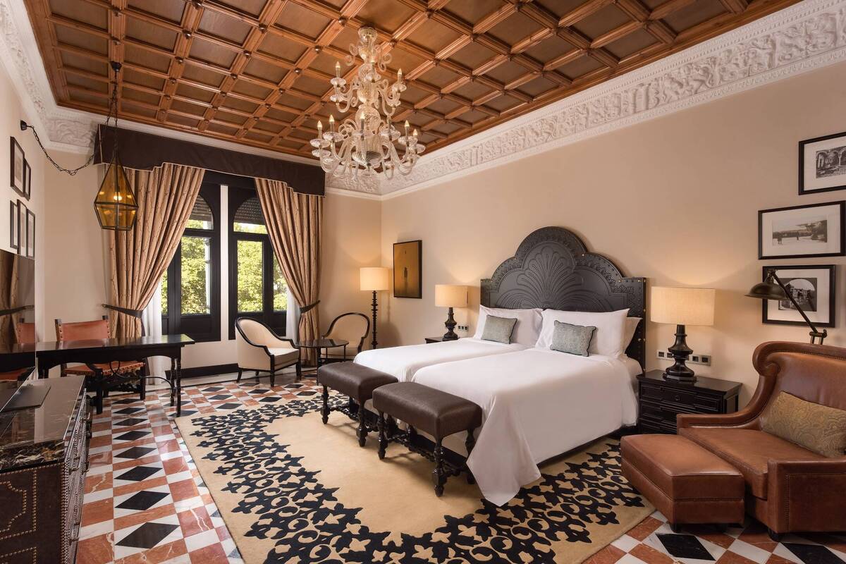 Grand Deluxe Larger Twin Room 