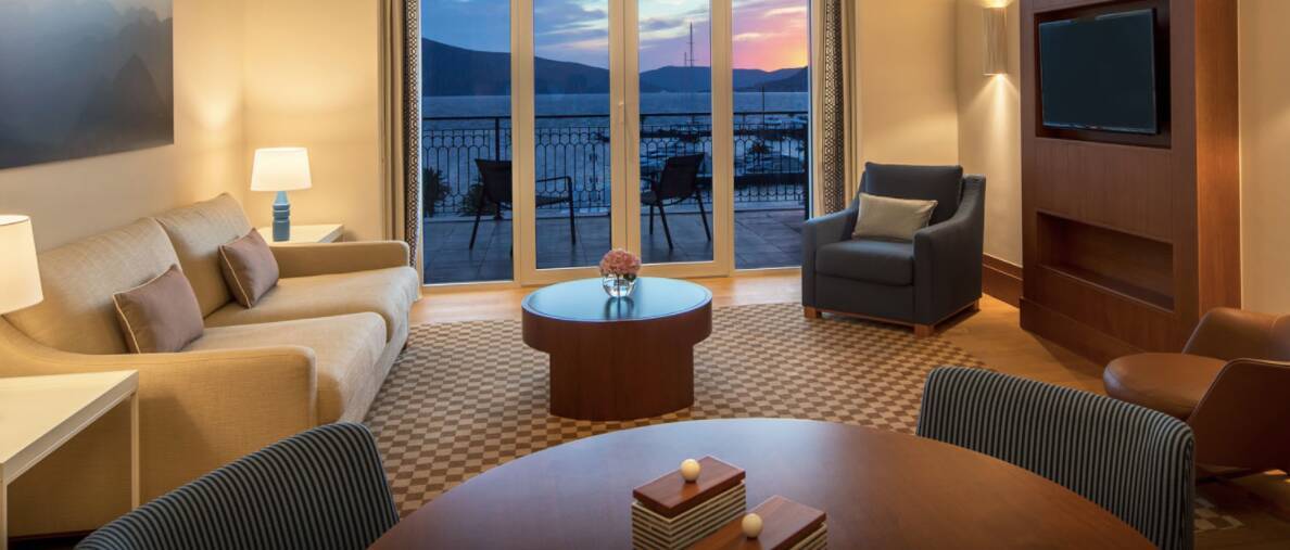 One Bedroom Suite Sea View Balcony