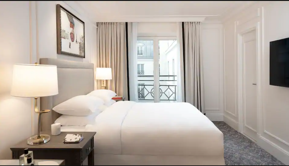 Queen Bed View