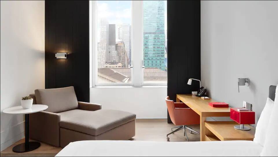 King Bed with City View Deluxe