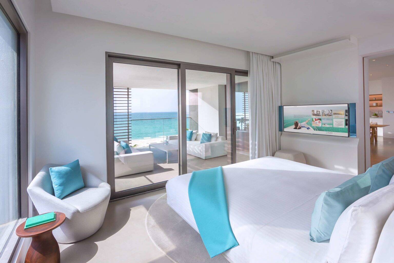  Luux Sea View King Suite