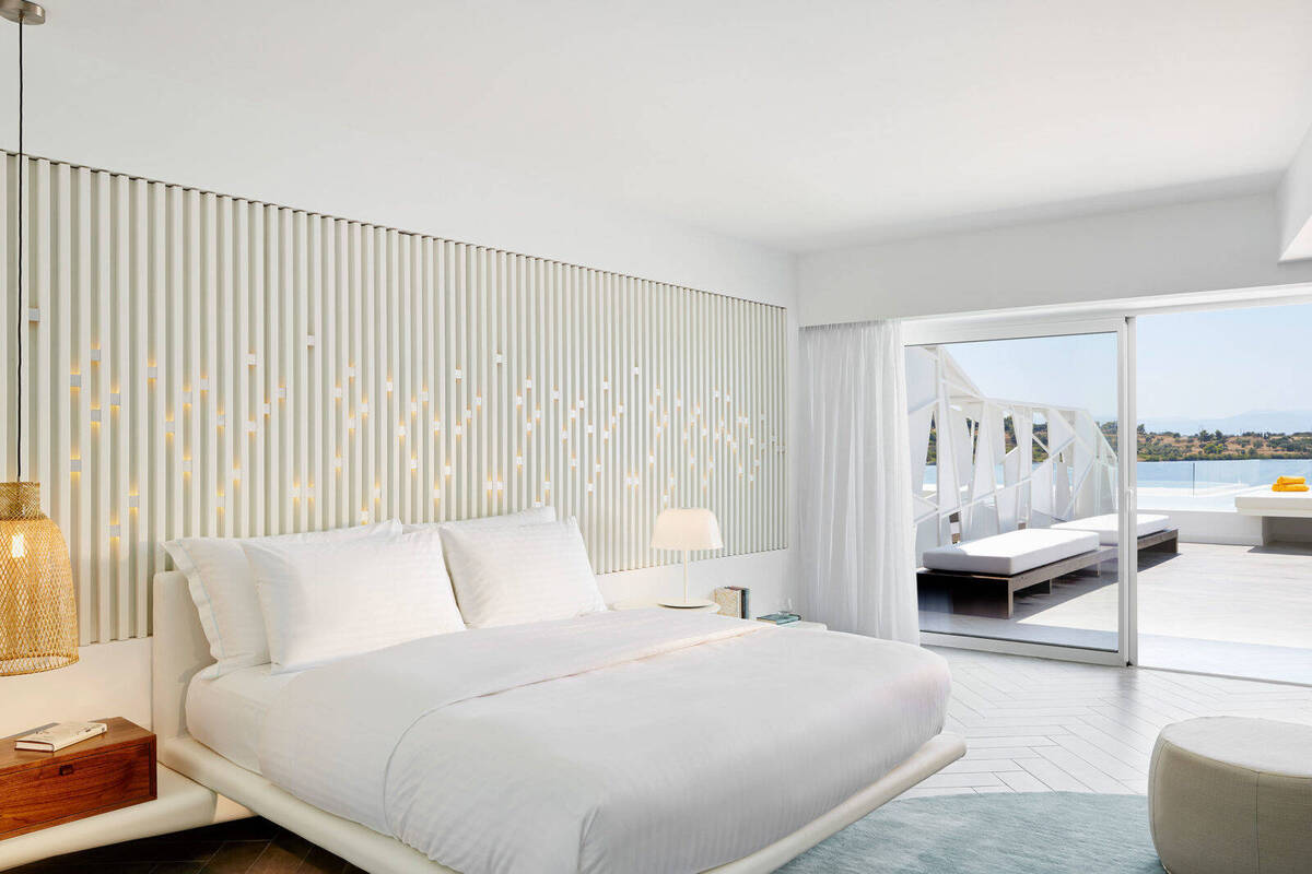 Ultra Suite with Private Pool and Sea View
