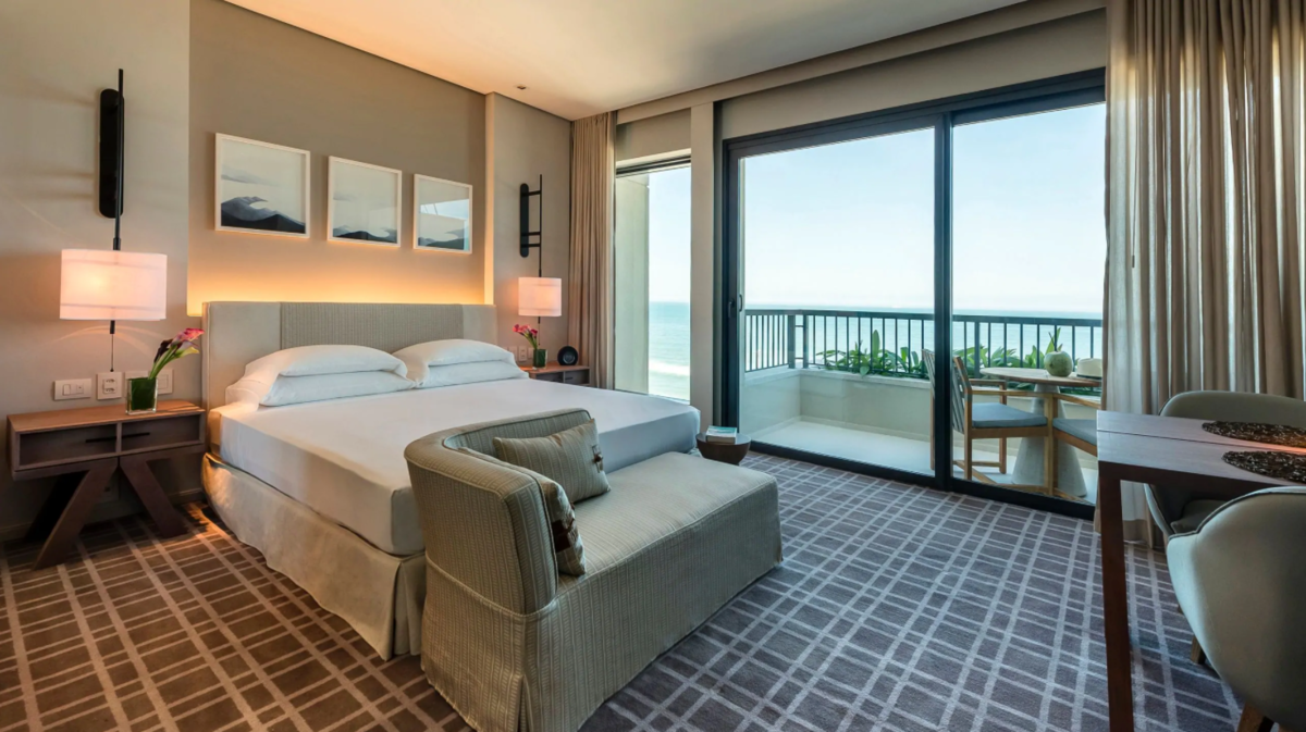 King Ocean Front Room