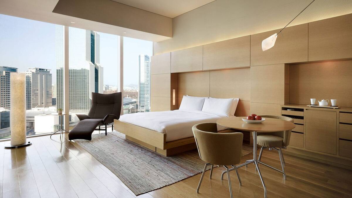 King Bed City View Deluxe