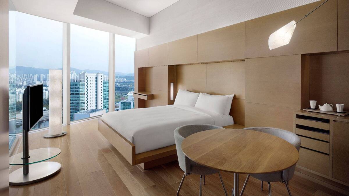 King Bed High Floor Deluxe