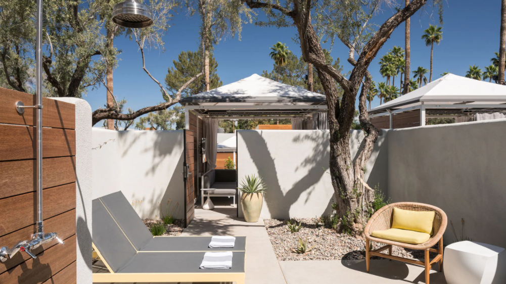Saarinen Studio Suite Cabana