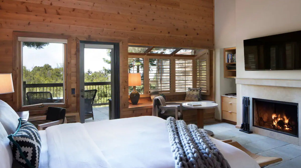 Hot Tub Suite
