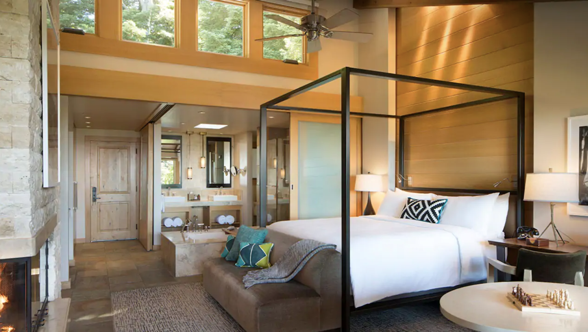Pacific House Suite