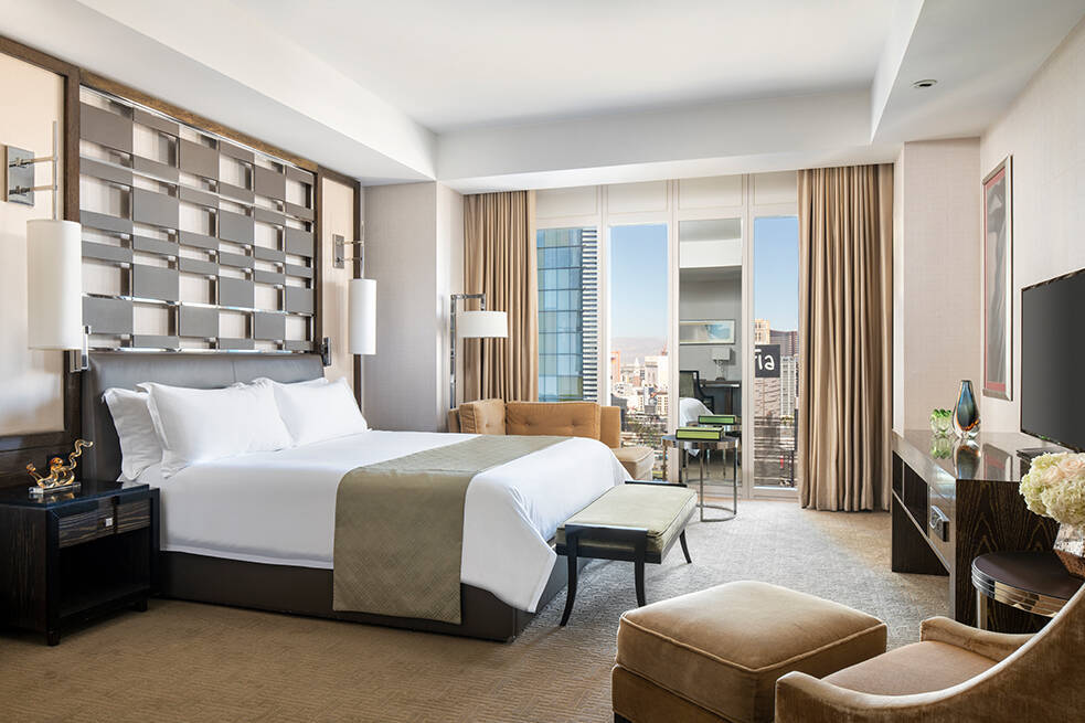 Waldorf Junior Suite