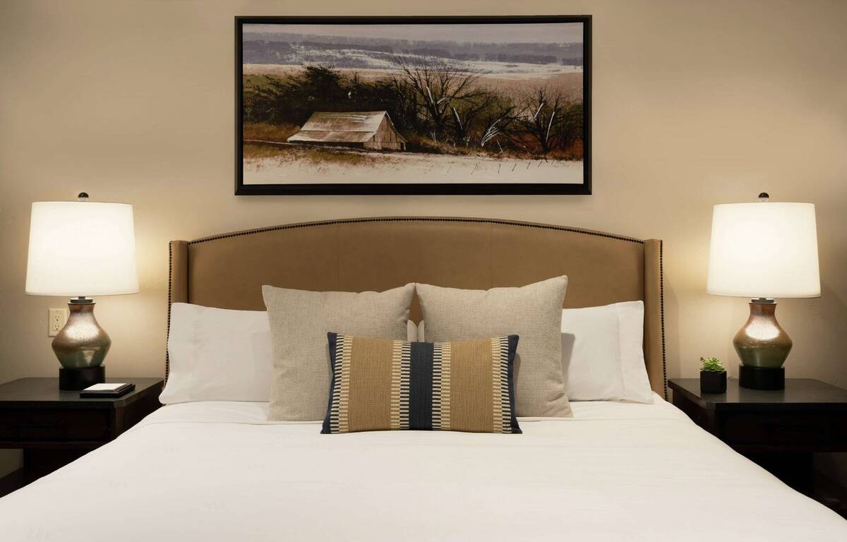 Bi-Level One Bedroom Suite