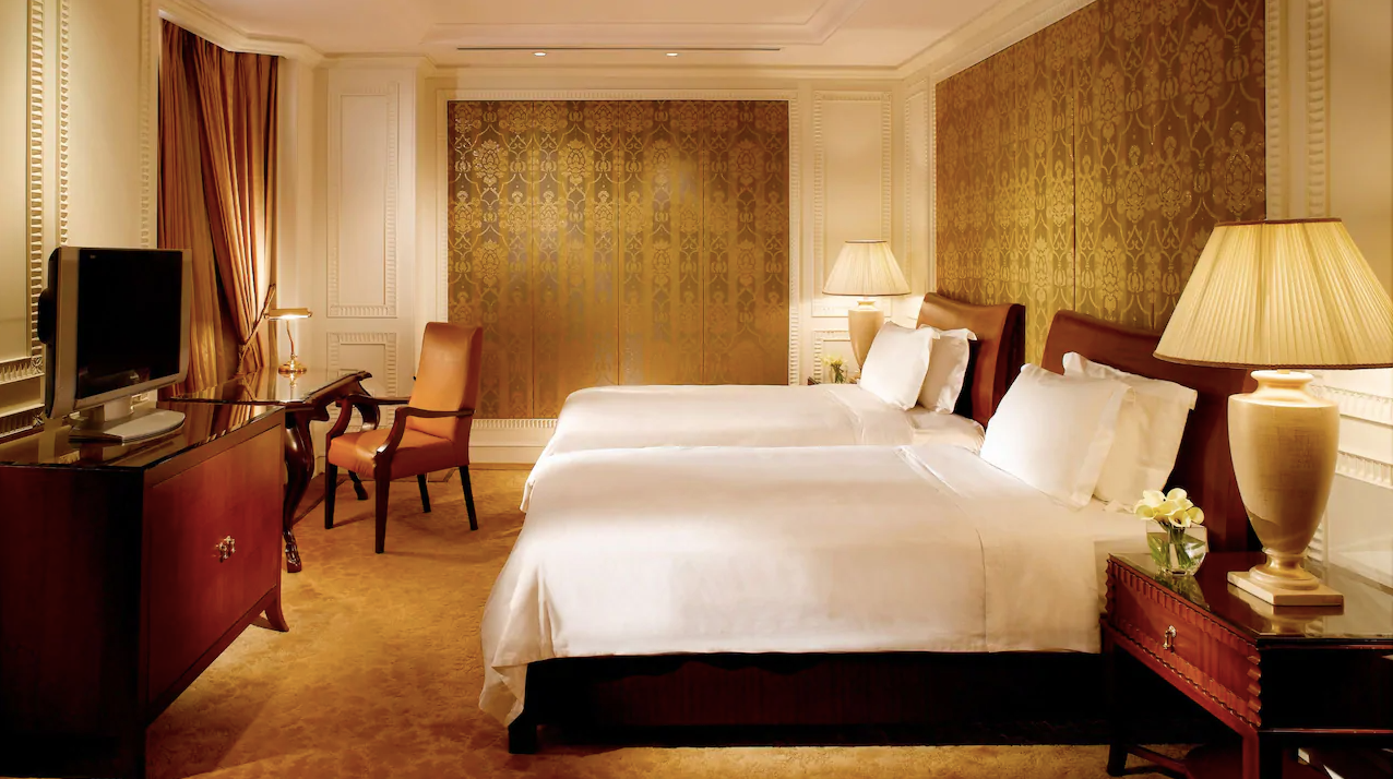 Twin Club Access Room
