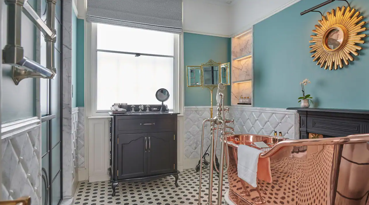Great Scotland Yard Two Bedroom Townhouse