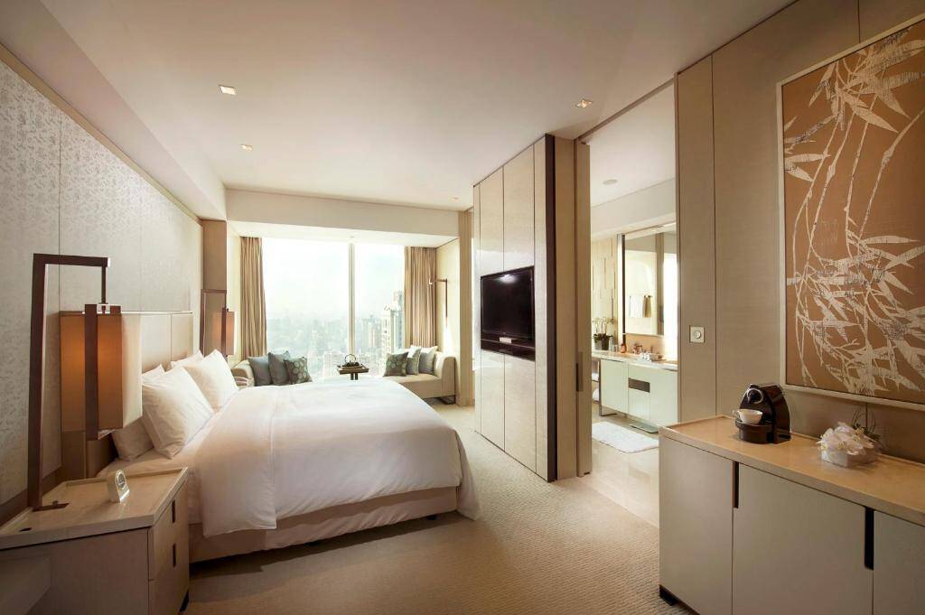 King Grand Premium Room