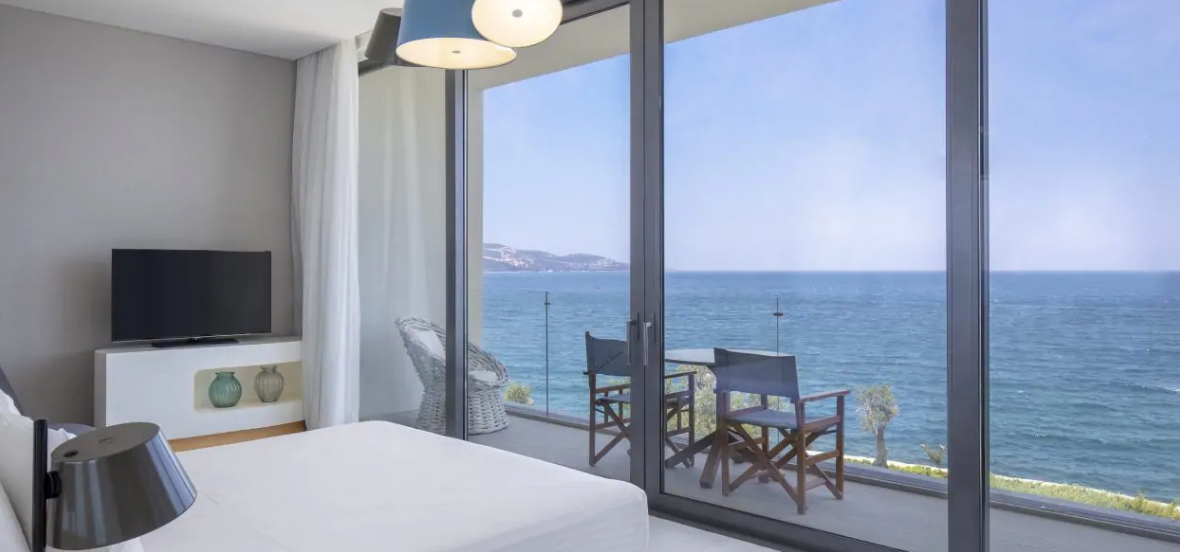 KING PREMIUM ROOM WITH BALCONY AND SEA VIEW