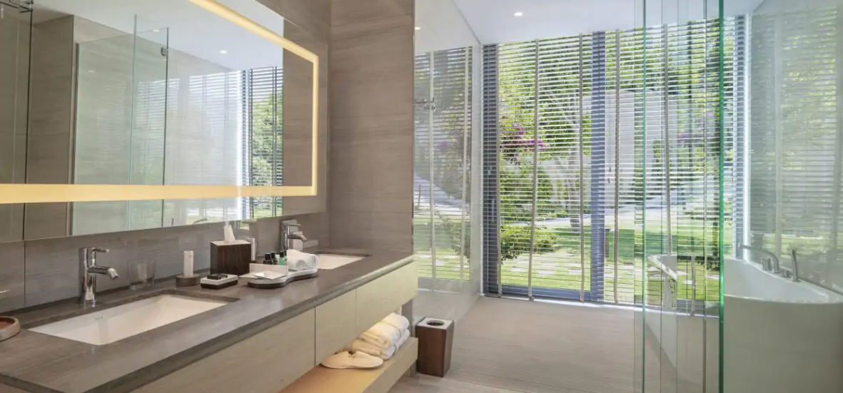 King Junior Suite with Pool