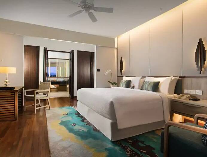 King Ocean Front Suite