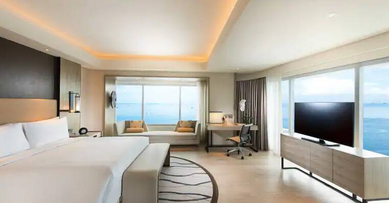 Bay View King Premier Room