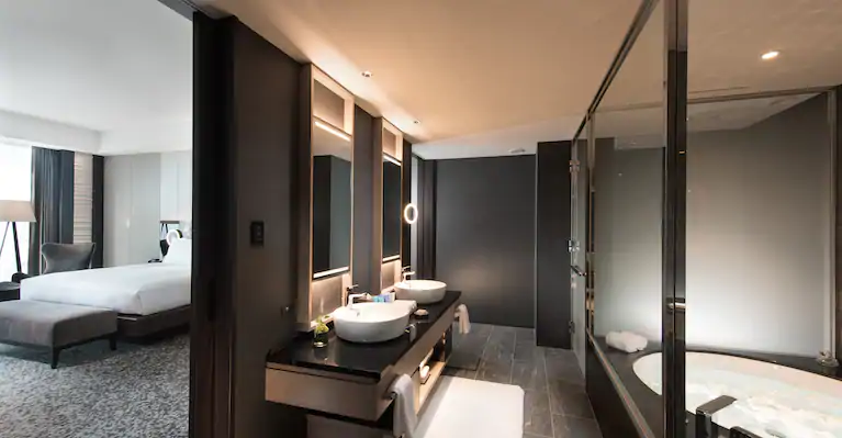 King Executive Suite