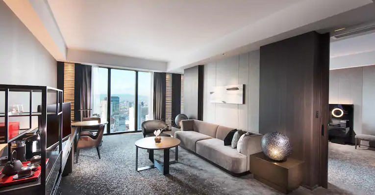 King Executive Suite