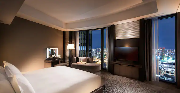 King Executive Corner Suite