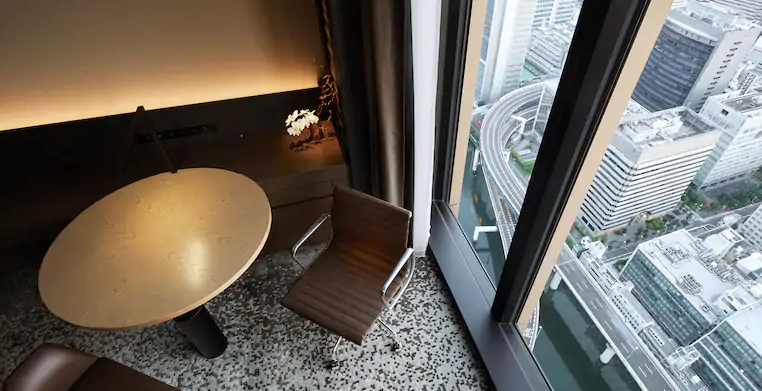 King Executive Corner Suite