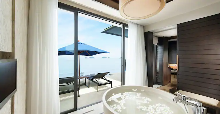 One Bedroom Ocean View Infinity Pool Villa
