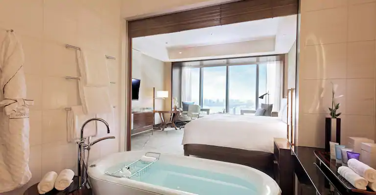 King Executive Room Bay View