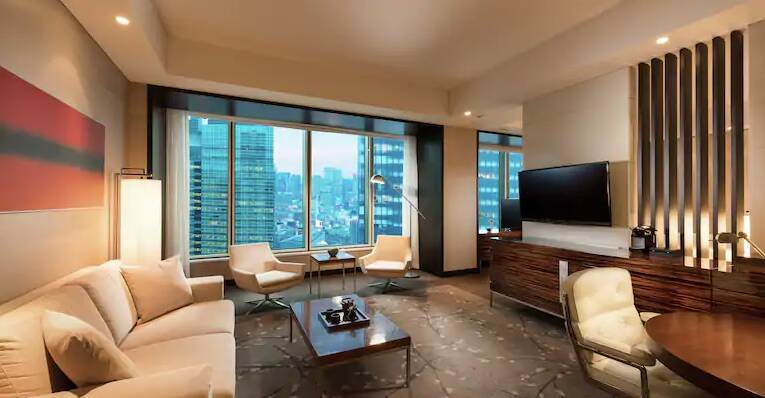 Twin Executive Suite City View Corner Room