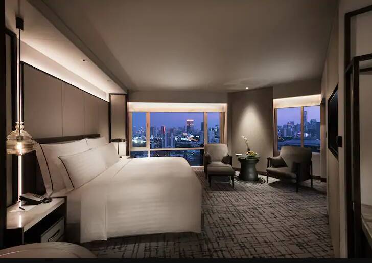 Grand Premium King Room