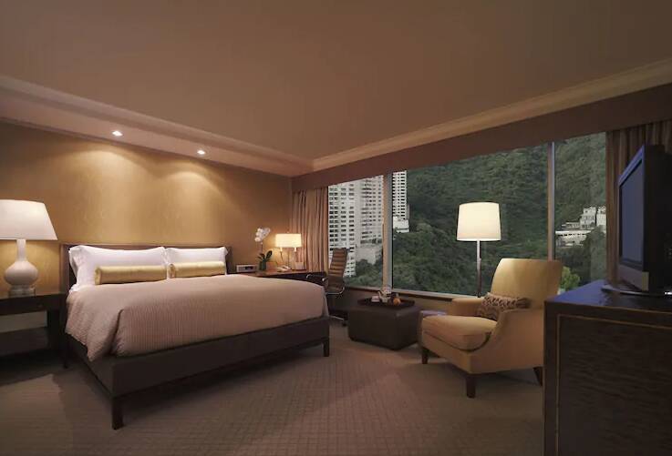 King Executive Peak View Room