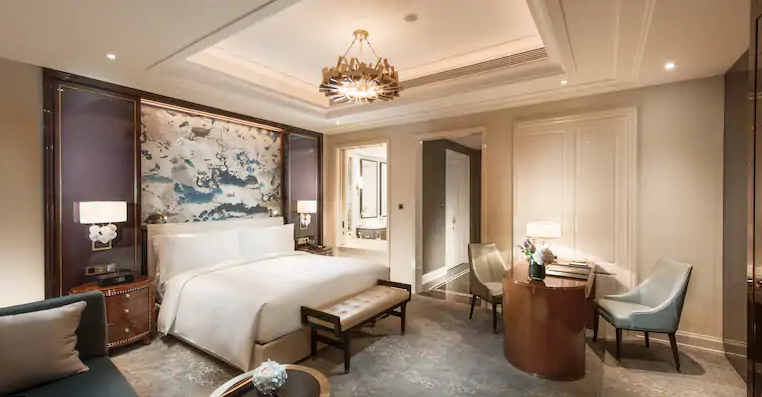 King Skyline City View Room