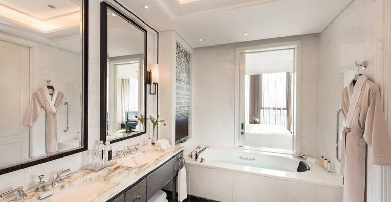 Twin Tower View Room with King Bed
