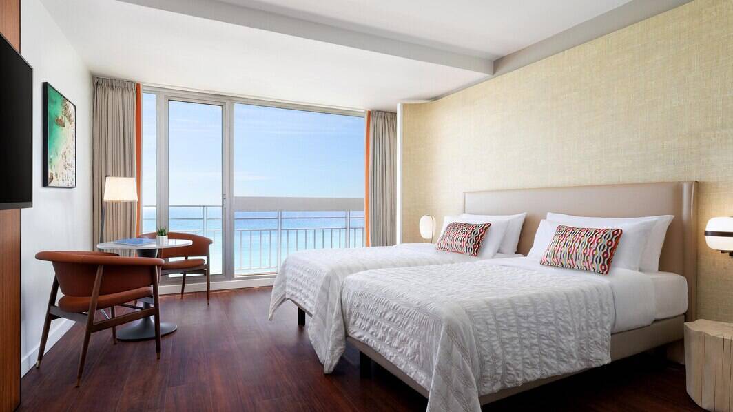 Deluxe Sea View Twin Room