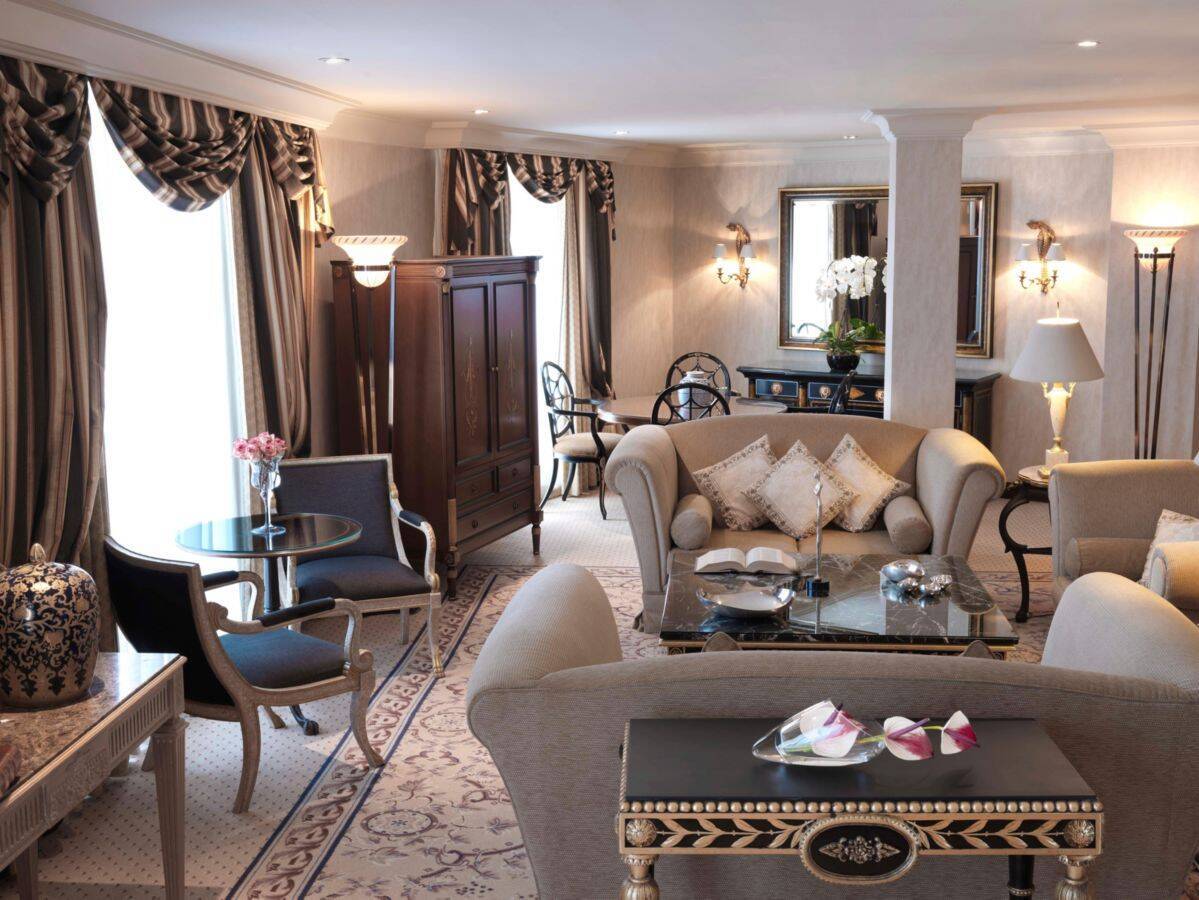 Picasso Luxury Suite