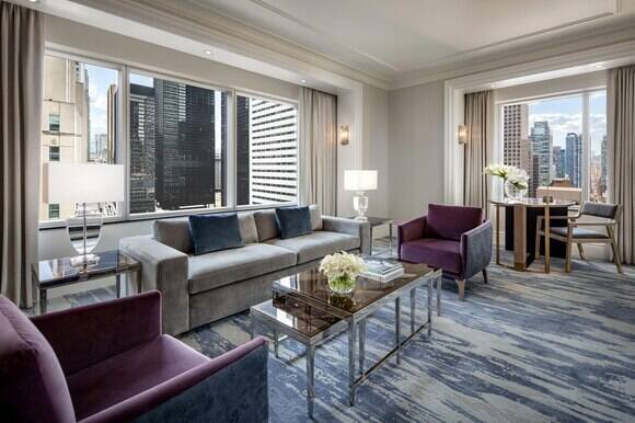 Deluxe Corner Suite