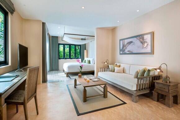 NAKA KING GUEST ROOM, SOFA BED