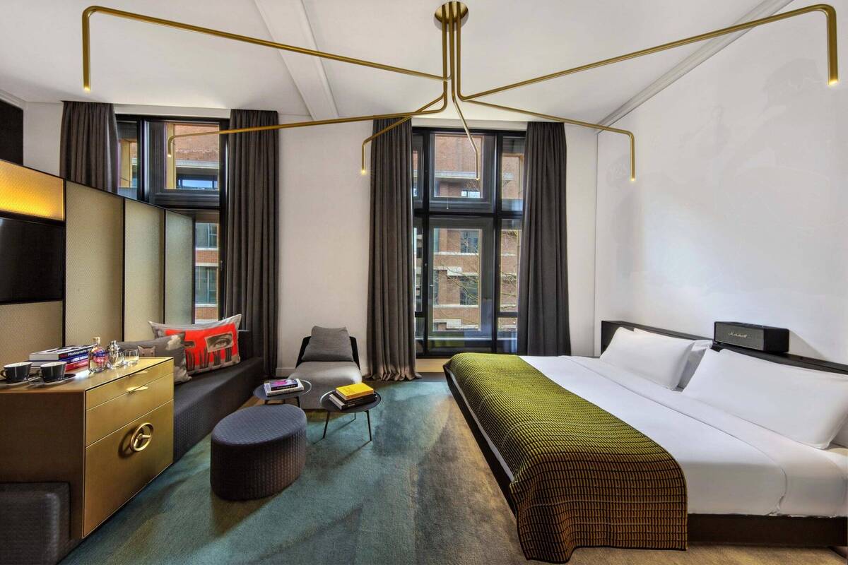 Superior Bank King City View Room