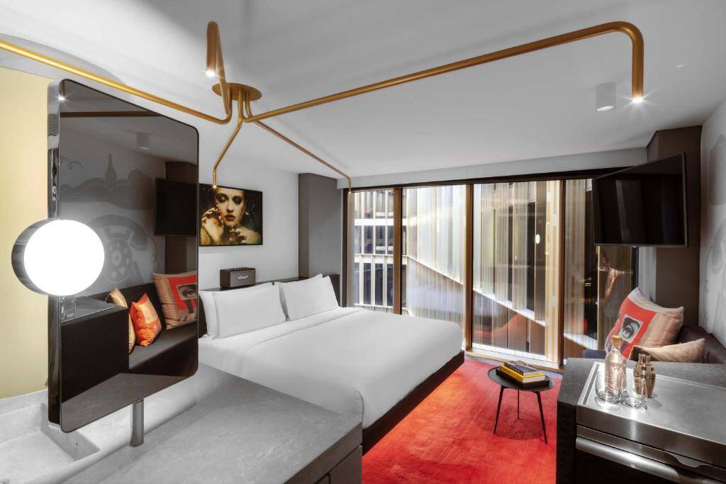 Cozy Exchange King  Atrium View Room