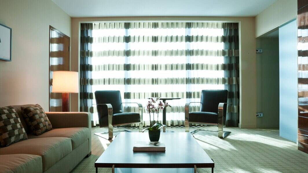 Bay Corner Suite