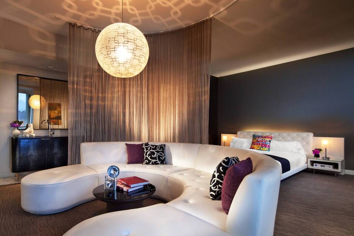 W Suite