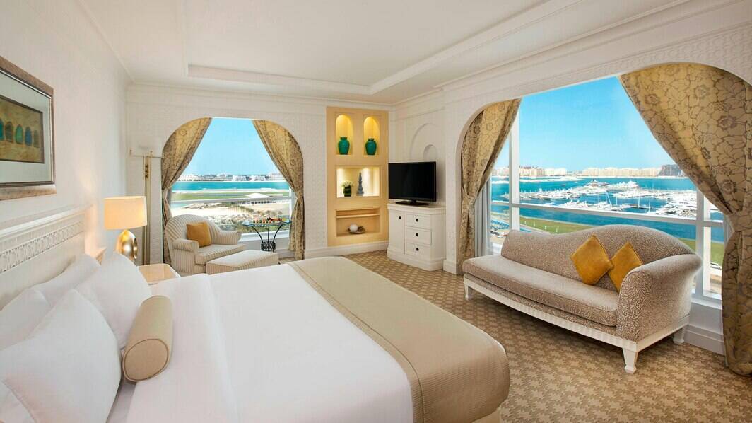 Club Oceanfront, King Room, High Floor