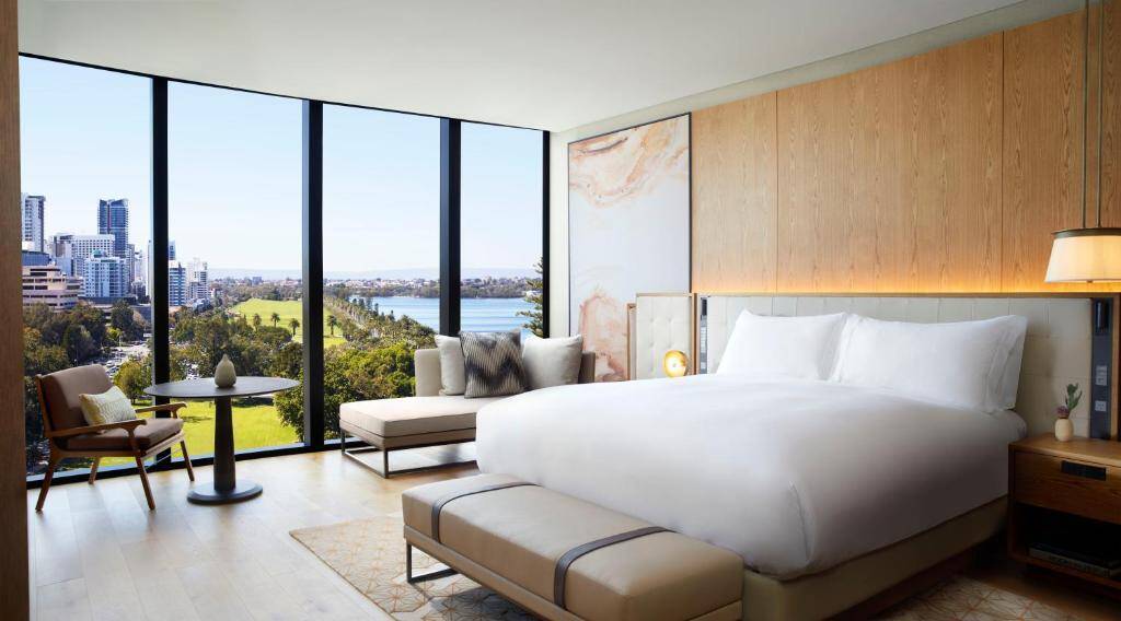 Deluxe City Skyline View King Bed Room