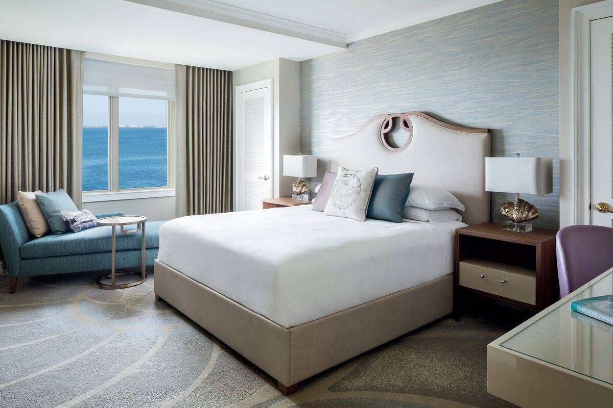 Club Bay View Suite