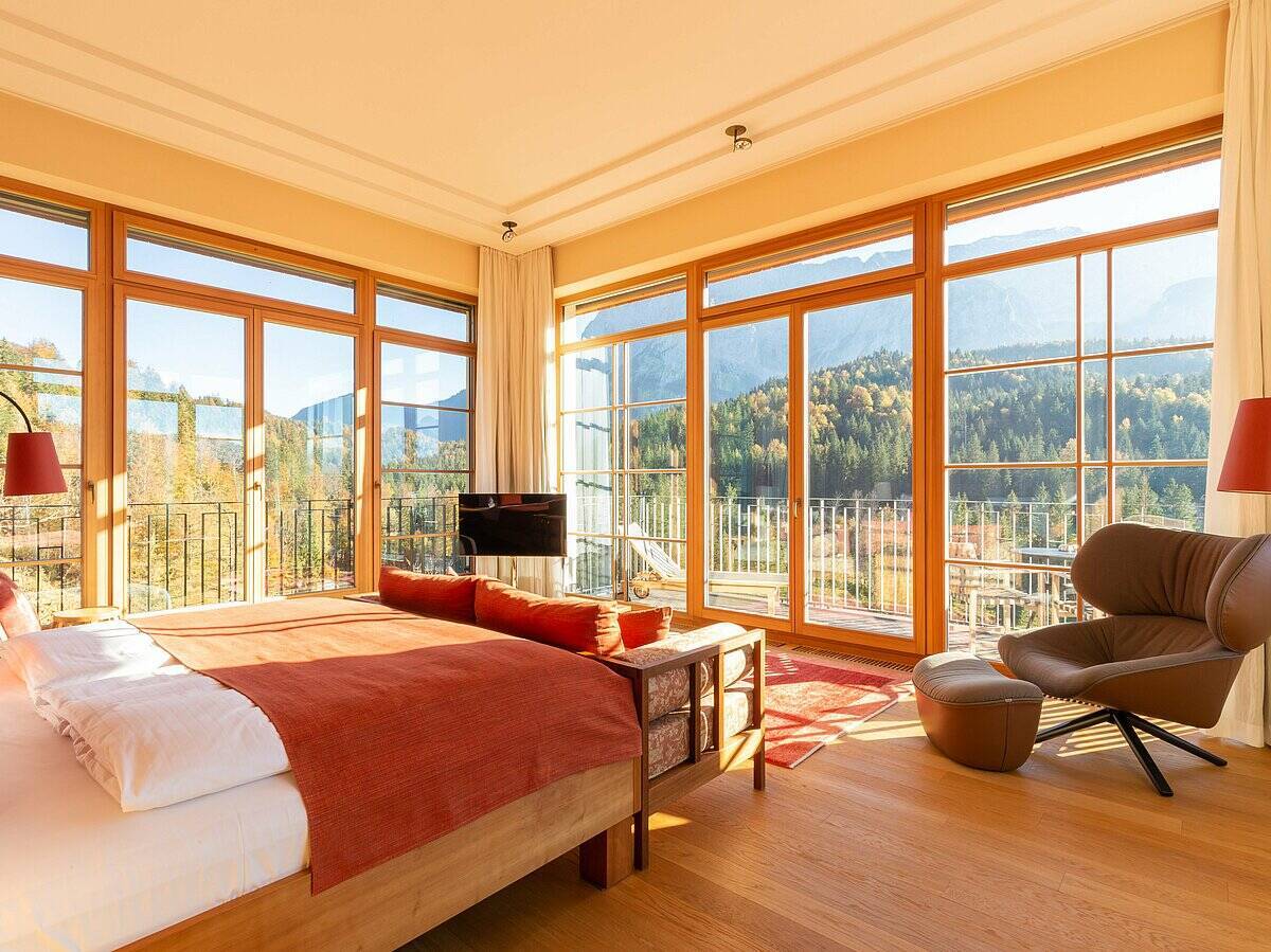 Summit Suite